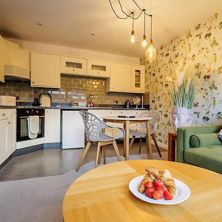 Lowesgale View Apartment *